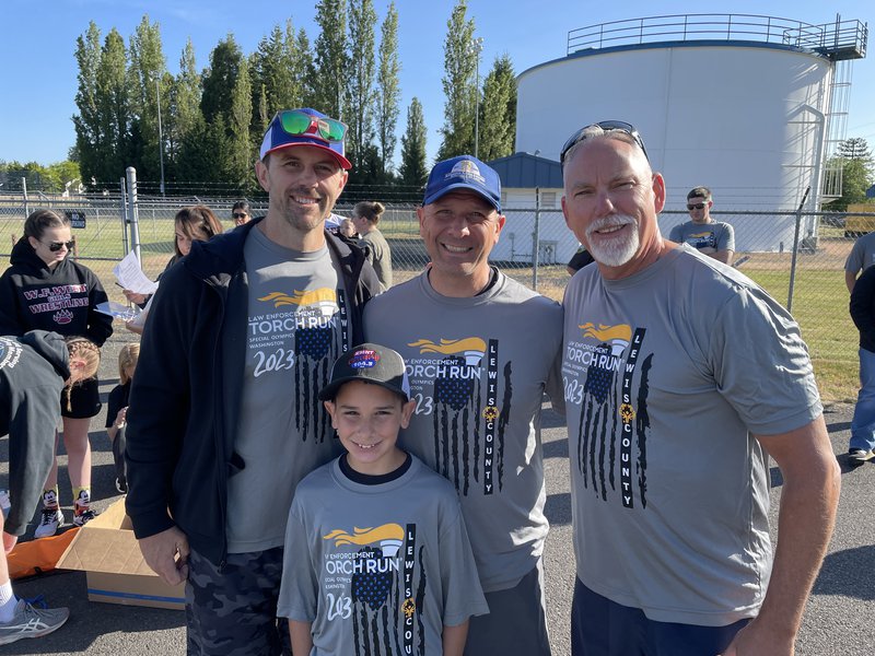 060223 LC LE Torch Run 01.JPG