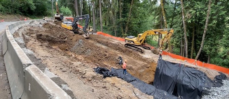 Modified spider provides steep-slope solution for roadbuilding -  constructconnect.com