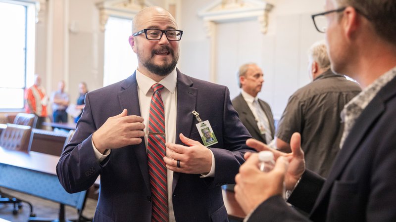 071123 Ryan Barett.jpg