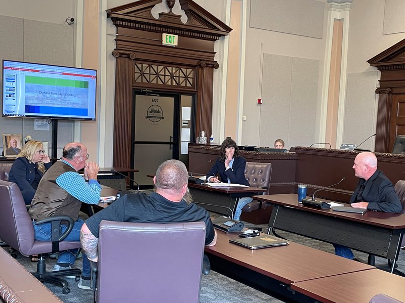 082323 Gluesenkamp-Perez flood discuss 02.JPG